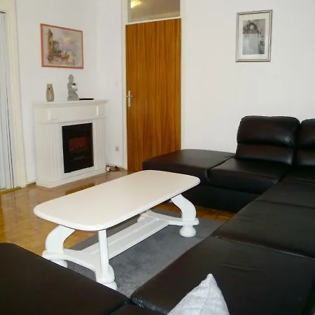 Apartman U Blizini Arene Pola
