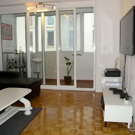 Apartman U Blizini Arene Appartamento *