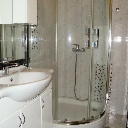 Apartman U Blizini Arene Appartamento *